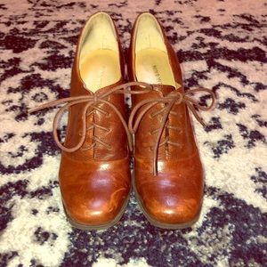 Nine West oxfords size 8 1/2 very lightly used